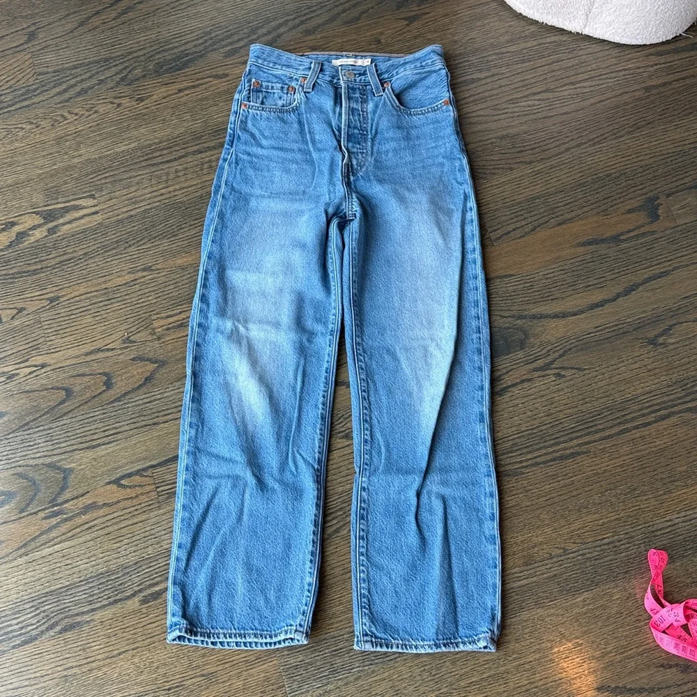 Levi’s Ribcage ankle straight size 24 EUC medium wash - Picture 9 of 13